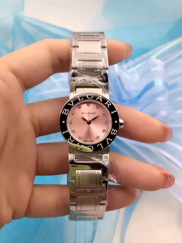 ブルガリ時計正面デザイン